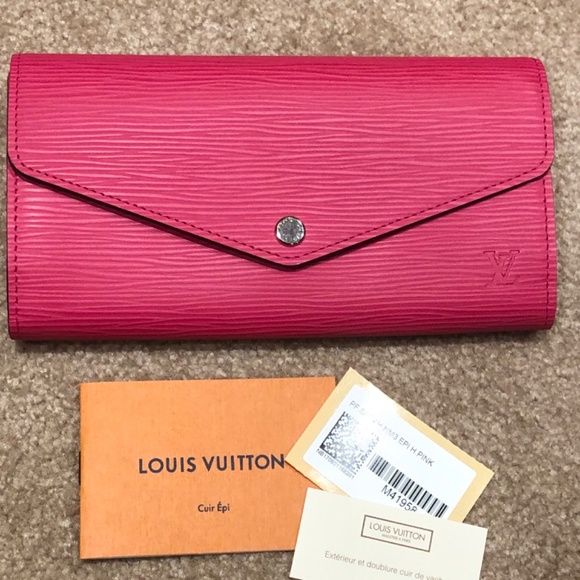 LOUIS VUITTON Wallet - Picture 11 of 13